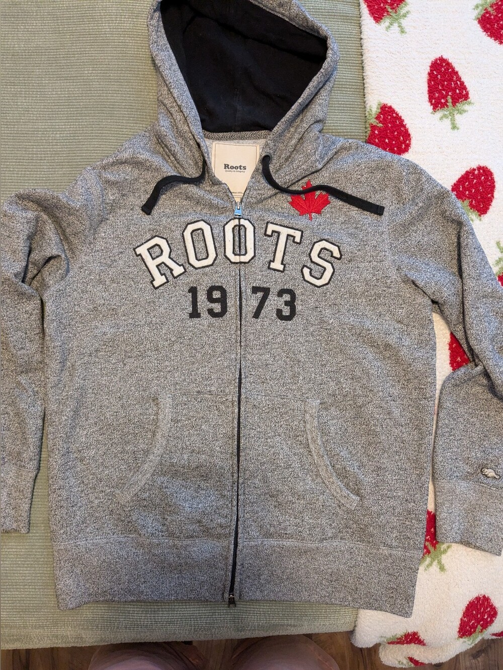 Roots 1973 Full Zipper Hoodie Kanga size medium